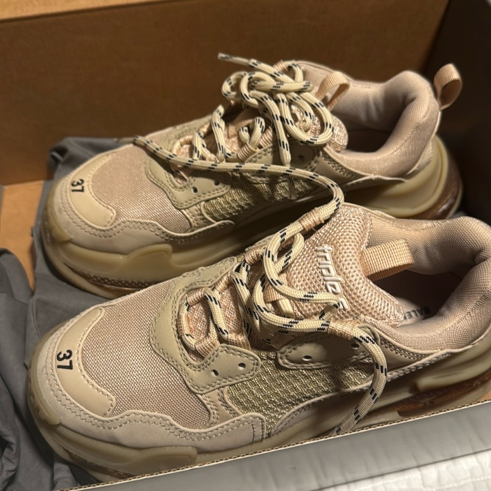 Balenciaga Triple S Beige Sneakers Size 37 7 amazing condition hardly worn!